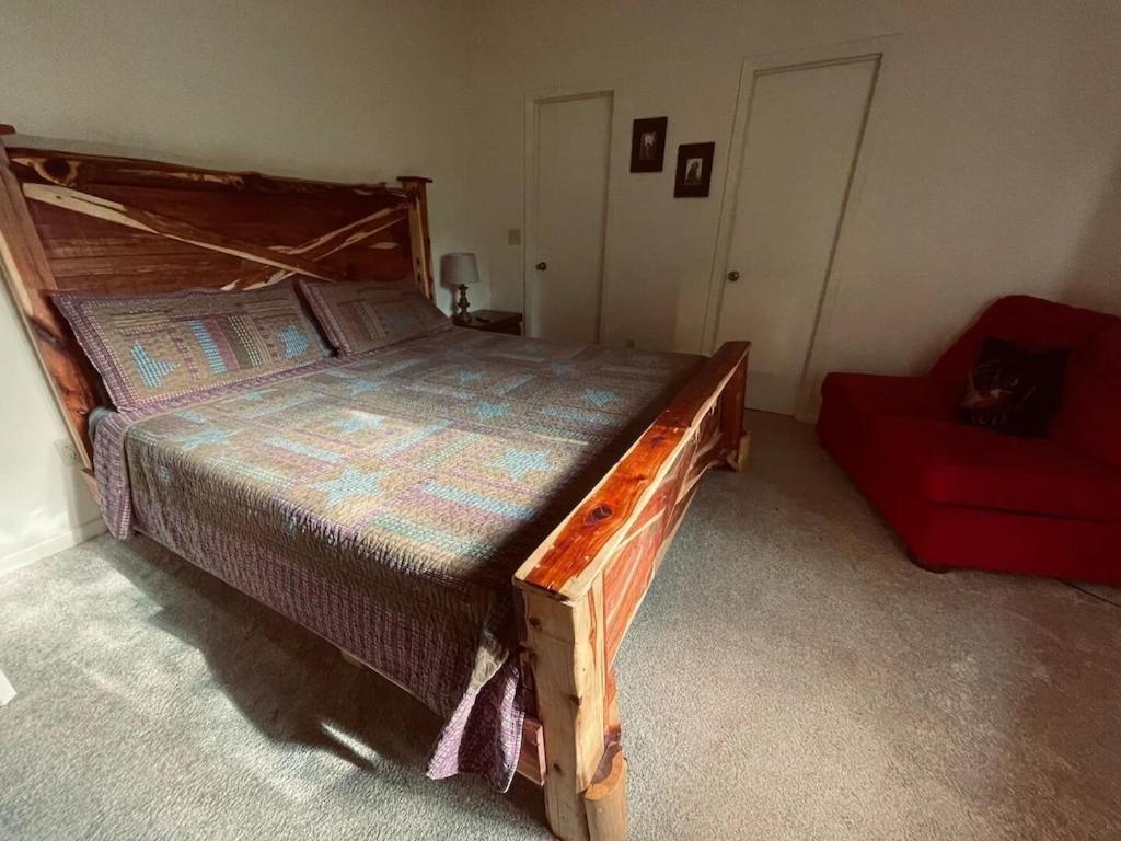Cabin With Treehouse Views, 3 King Beds, 4 Bunks, And Large Hot Tub! Gatlinburg Exteriör bild