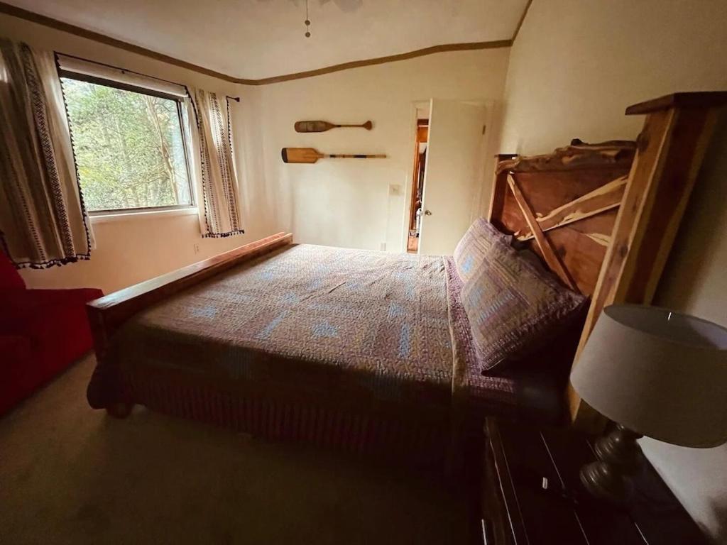 Cabin With Treehouse Views, 3 King Beds, 4 Bunks, And Large Hot Tub! Gatlinburg Exteriör bild